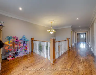 10 Silverdale Cres <a href='https://luckyalan.com/community_CN.php?community=Toronto:Parkwoods-Donalda'>Parkwoods-Donalda, Toronto</a> 3 beds 4 baths 2 garage $0.001K