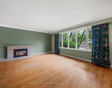 15 Restwell Cres <a href='https://luckyalan.com/community.php?community=North York:Bayview Village'>Bayview Village, North York</a> 3 beds 3 baths 2 garage $1.649M