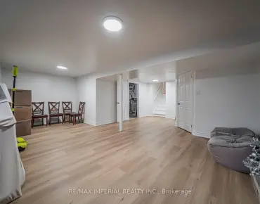 21 Rialto Dr <a href='https://luckyalan.com/community.php?community=Toronto:Parkwoods-Donalda'>Parkwoods-Donalda, Toronto</a> 3 beds 3 baths 2 garage $1.28M