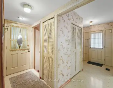 
11 Chelsea Dr Alderwood, Toronto 3 beds 2 baths 1 garage $1.055M