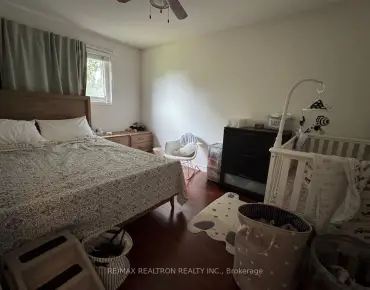 22 Rochelle Cres <a href='https://luckyalan.com/community.php?community=Toronto:Don Valley Village'>Don Valley Village, Toronto</a> 3 beds 3 baths garage $1.26M