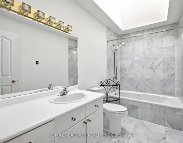 
62 Secroft Cres Black Creek, Toronto 4 beds 3 baths 2 garage $1.185M