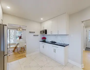 8 Snowcrest Ave <a href='https://luckyalan.com/community_CN.php?community=Toronto:Bayview Woods-Steeles'>Bayview Woods-Steeles, Toronto</a> 3 beds 2 baths 1 garage $1.289M