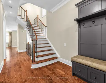 14 Yatescastle Dr Glenfield-Jane Heights, Toronto 3 beds 4 baths garage $898K