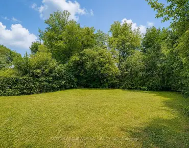 2 Midholm Dr Ionview, Toronto 3 beds 2 baths 1 garage $919K