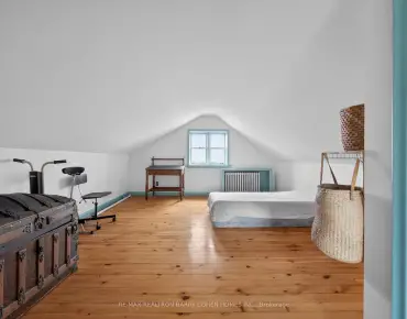 185 Maxome Ave <a href='https://luckyalan.com/community_CN.php?community=Toronto:Newtonbrook East'>Newtonbrook East, Toronto</a> 4 beds 7 baths 2 garage $3.299M
