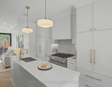 3 Rebecca St Trinity-Bellwoods - 4 beds 5 baths parking space(s) listed at $1699900