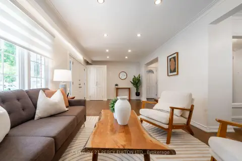 Toronto Newtonbrook East community 6 Donna Crt For Sale