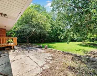 4 Banbury Rd <a href='https://luckyalan.com/community.php?community=Toronto:Banbury-Don Mills'>Banbury-Don Mills, Toronto</a> 3 beds 1 baths 2 garage $1.8M