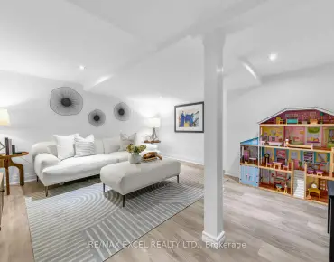 14 Copthorne Ave Milliken, Toronto 3 beds 4 baths 1 garage $899K