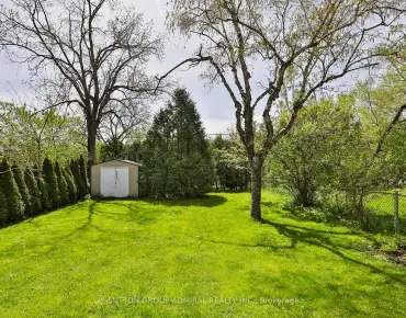 
33 Regina Ave Englemount-Lawrence, Toronto 3 beds 2 baths 1 garage $1.14M
