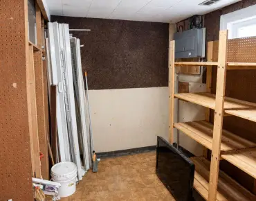 25 Lehar Cres <a href='https://luckyalan.com/community.php?community=Toronto:Hillcrest Village'>Hillcrest Village, Toronto</a> 4 beds 2 baths  garage $1.09M
