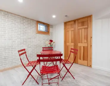 
43 Oriole Rd Yonge-St. Clair - 3 beds 4 baths 1 parking space(s) listed at $2580000