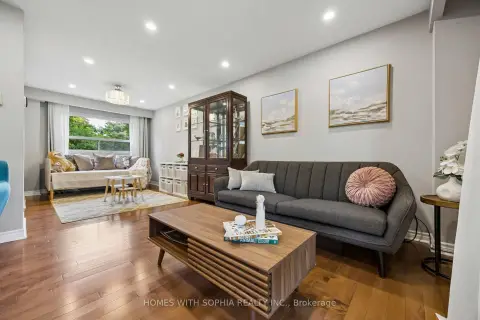 Toronto Parkwoods-Donalda community 34 Rustywood Dr For Sale