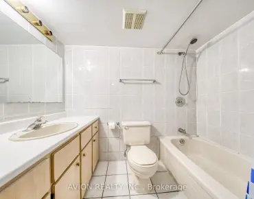 
54 Ryerson Ave Kensington-Chinatown - 6 beds 3 baths  parking space(s) listed at $1599900