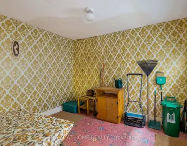 239 Seaton St Moss Park - 4 beds 3 baths parking space(s) listed at $1555000
