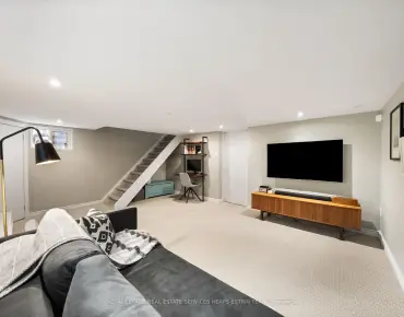 292 Broadway Ave Mount Pleasant East - 3 睡房 2 卫生间 车位叫价1199000加元