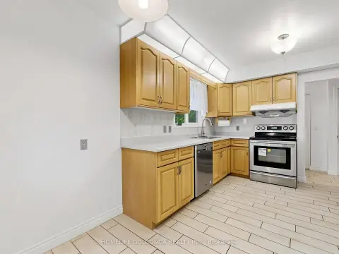 Toronto Don Valley Village community 21 Grove Park Cres For Sale