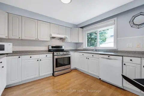 Toronto Bayview Village community 9 Bunty Ln For Sale