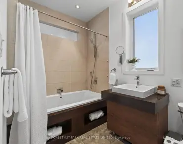 
28 Robinson St Trinity-Bellwoods - 4 beds 3 baths 1 parking space(s) listed at $1719000