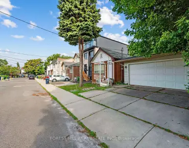 
2 Mulberry Cres Oakwood Village - 2 beds 2 baths  parking space(s) listed at $749000