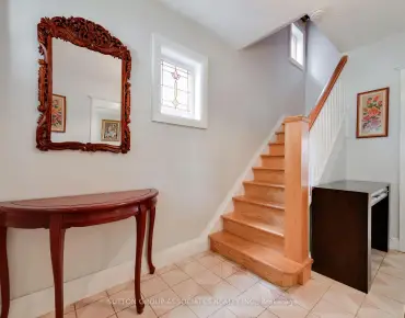 
368 Glenholme Ave Oakwood Village - 4 beds 2 baths 2 parking space(s) listed at $1069000