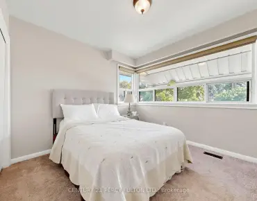8 Wallbridge Crt Willowdale West - 3 beds 2 baths 1 parking space(s) listed at $1198000