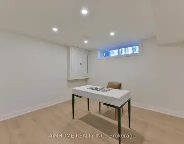 121 Wyndcliff Cres Victoria Village - 3 睡房 2 卫生间  车位叫价999999加元