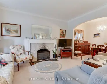 
162 Donlea Dr Leaside - 2 beds 2 baths  parking space(s) listed at $1289000