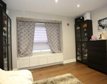 16 Aldenham Cres Parkwoods-Donalda, Toronto 5 beds 5 baths 2 garage $1.69M