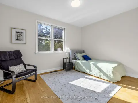 Toronto Newtonbrook East community 165 Wedgewood Dr For Sale