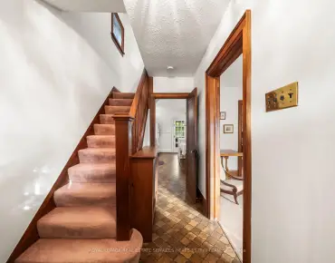 258 Deloraine Ave Lawrence Park North - 3 beds 1 baths parking space(s) listed at $1249000