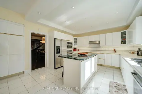 Toronto Willowdale East community 261 Mckee Ave For Sale