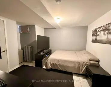 
200 Roxton Rd Trinity-Bellwoods - 4 beds 3 baths 1 parking space(s) listed at $1350000