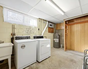 
83 Santa Barbara Rd Willowdale West - 4 beds 2 baths  parking space(s) listed at $899000