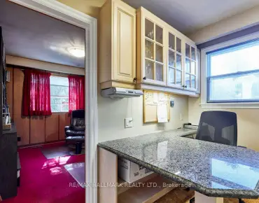 
11 Feldbar Crt Willowdale East - 4 beds 3 baths 2 parking space(s) listed at $1188000