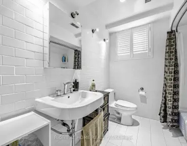 89 Page Ave Bayview Village - 2 beds 4 baths 2 parking space(s) listed at $2225000