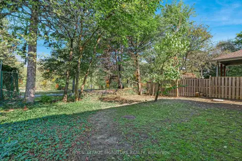 Toronto Bayview Village community 26 Millgate Cres For Sale