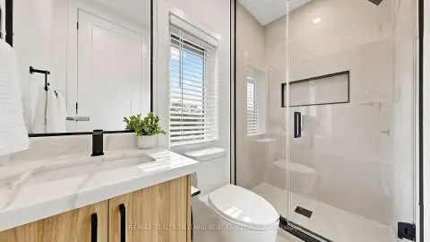 多伦多 Clanton Park 社区 22 Verwood Ave 独立房 出售