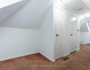 312 Rosewell Ave Lawrence Park South - 3 睡房 2 卫生间 1 车位叫价1499900加元