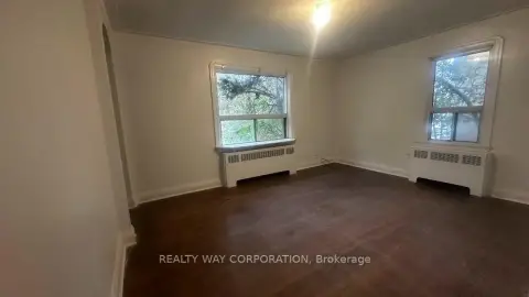 Toronto Newtonbrook East community 12 centre Ave For Sale