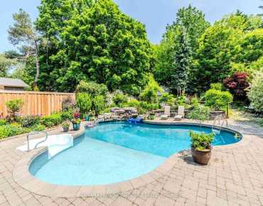 
Old Forest  Woodlands, Pickering 2 beds 2 baths 1 garage $1.5M