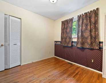 
West Shore  West Shore, Pickering 3 beds 3 baths 1 garage $725K