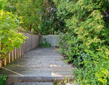 
1595 Deerhurst Crt Highbush, Pickering 4 beds 4 baths 2 garage $1.18M