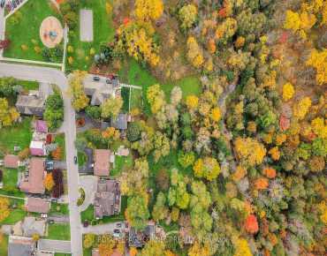 
Old Forest  Woodlands, Pickering 5 beds 7 baths 2 garage $1.55M