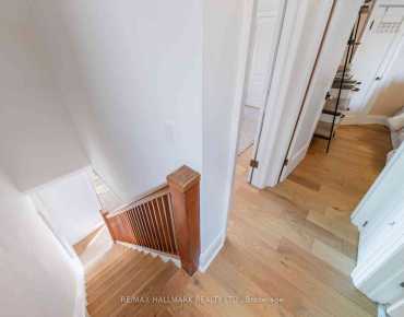 54 Avonlea Blvd Crescent Town, Toronto 2 beds 2 baths 1 garage $1.1M