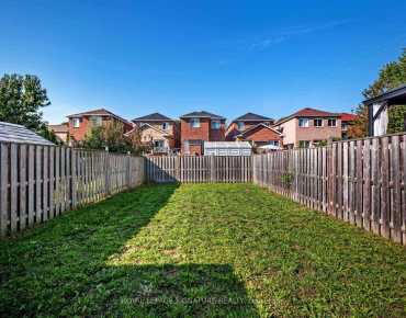 143 Bonspiel Dr Morningside, Toronto 3 beds 3 baths 1 garage $888.8K
