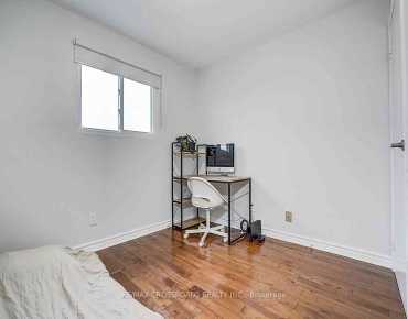 
Creekwood  Morningside, Toronto 4 beds 3 baths 2 garage $1.23M