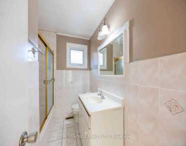 386 Kennedy Rd Clairlea-Birchmount, Toronto 4 beds 5 baths 2 garage $1.6M