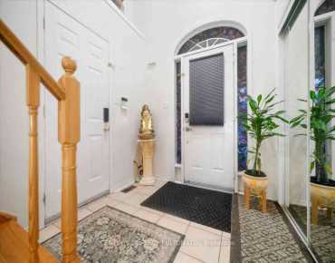 8 Boulderbrook Dr Rouge E11, Toronto 4 beds 4 baths 2 garage $1.2M
